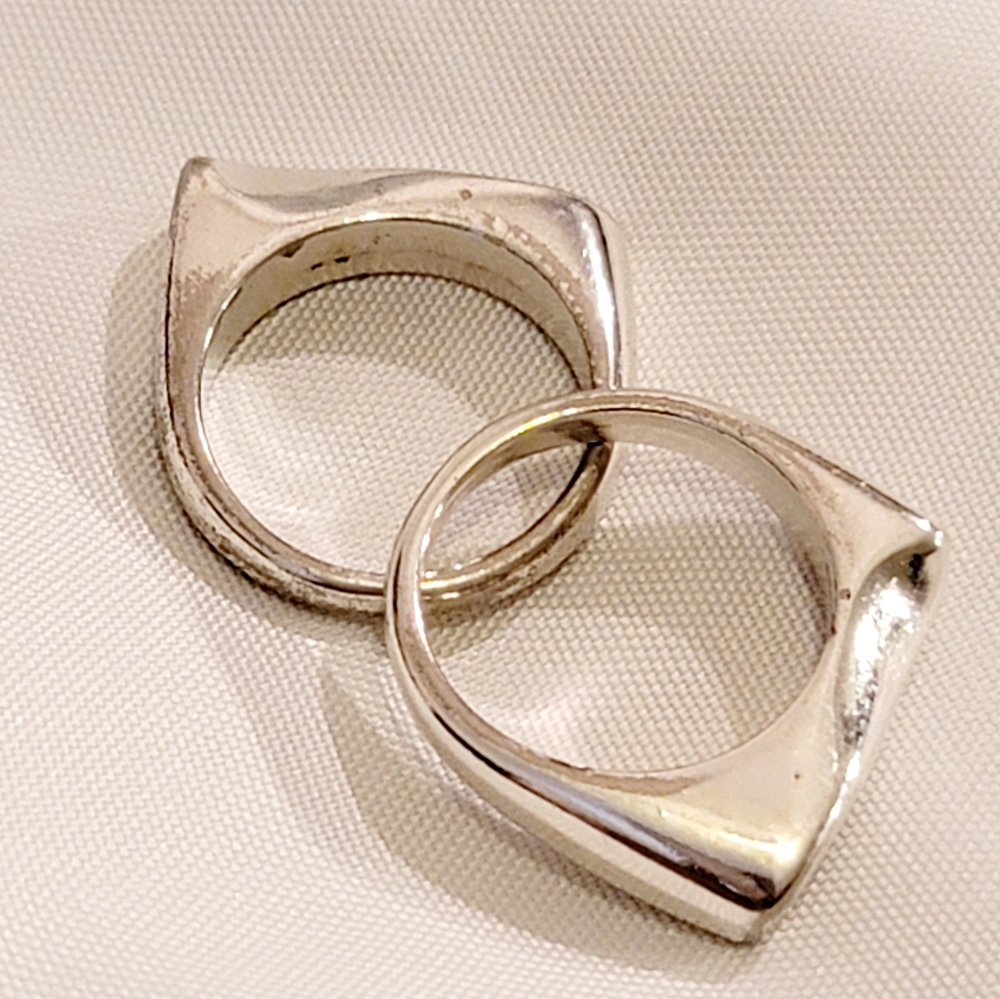 Silver Tone Stackable Rings. Wave Pattern. Size 7 - image 1